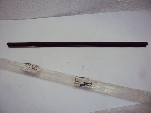 Ford Escort Guarnição Externa Vidro Porta Tras. L.e Novo Ori